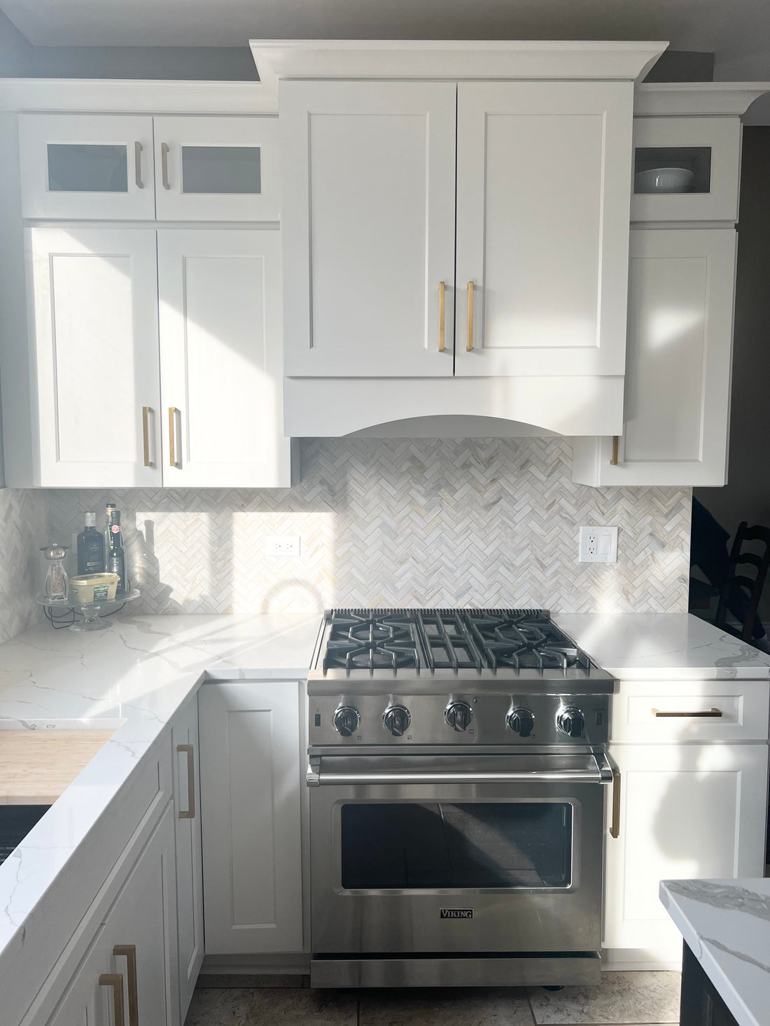 White tile kitchen backsplash installed by Lotus Home Improvement in the north Chicago suburbs.